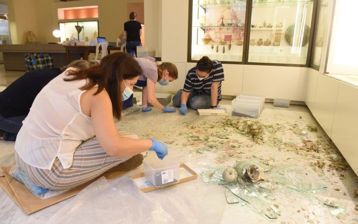 British Museum herstelt oude schepen die zijn verbrijzeld in explosie in Beiroet