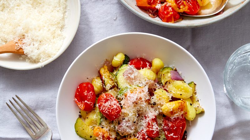 Diner met vijf ingrediënten: gnocchi met tomaten en pompoen