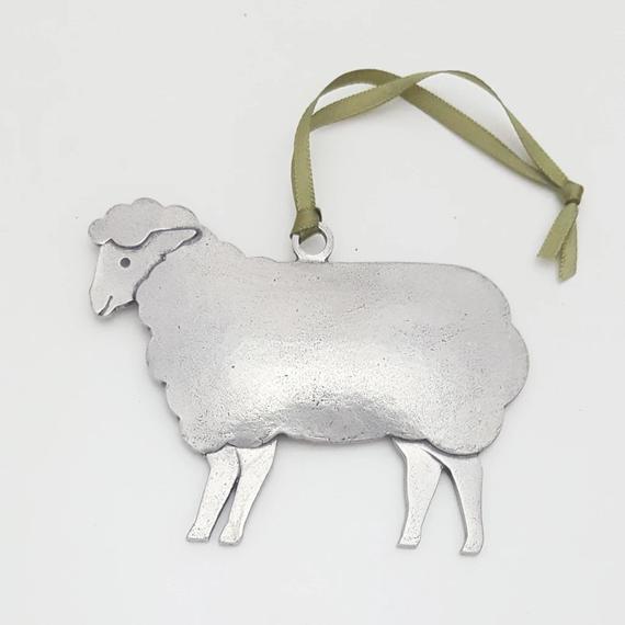 gepersonaliseerde bijenkorf schapen ornament door BeehiveHandmadeLLC