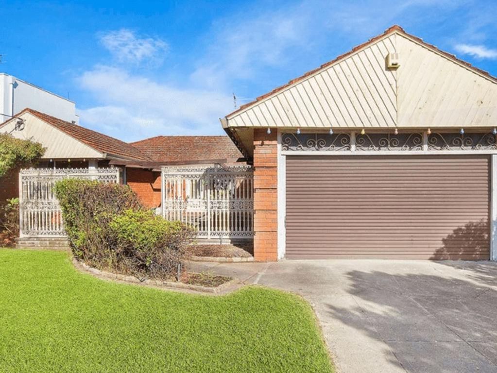 Veilingen in Sydney: bakstenen huis in benijdenswaardige positie wordt vrijwel verkocht voor $ 735.000 boven de reserve
