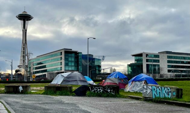 Rechter verwijdert charterwijziging 'Compassion Seattle' uit stemming; initiatief gericht op het beteugelen van dakloosheidscrisis