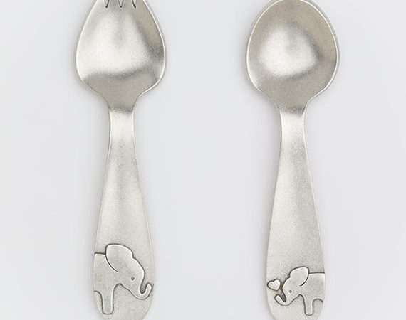 gereserveerd voor Mizuki Elephant Spoon Set gegraveerd Caden, Mrs Eaves Font door BeehiveHandmadeLLC