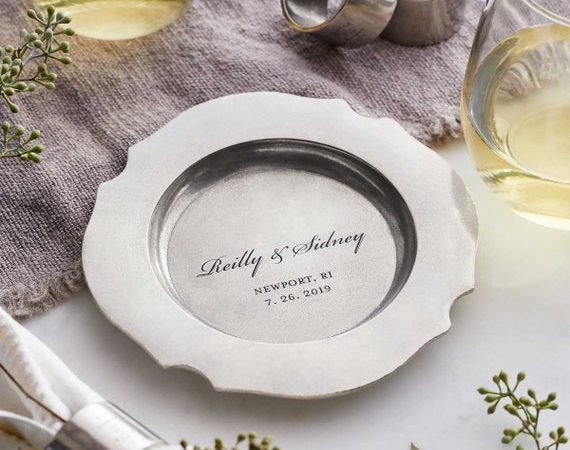 bijenkorf op maat gegraveerd gepersonaliseerde tinnen wijn en champagne fles coaster huwelijksverjaardag cadeau door BeehiveHandmadeLLC