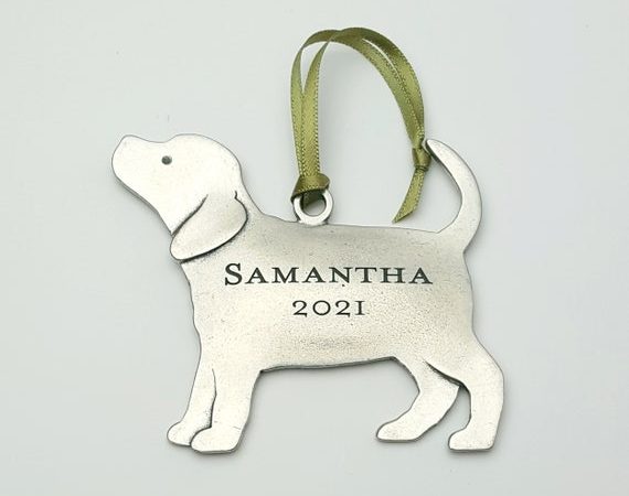 gepersonaliseerd kerstmis 2021 puppy ornament door BeehiveHandmadeLLC