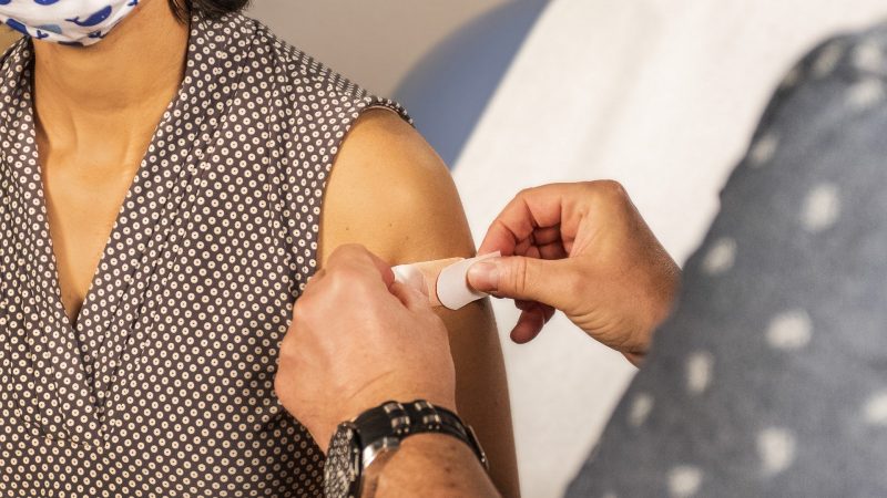 Een nieuw soort COVID-vaccin zou binnenkort internationaal beschikbaar kunnen zijn
