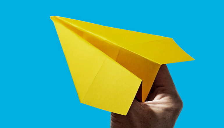 Papieren vliegtuigjes pronken met nieuwe aerodynamische effecten