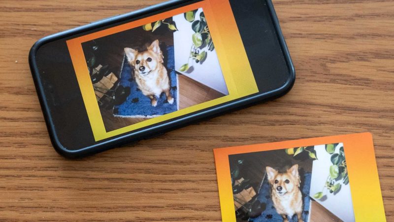 Hoe u van uw telefoon een scanner voor kleine foto's maakt